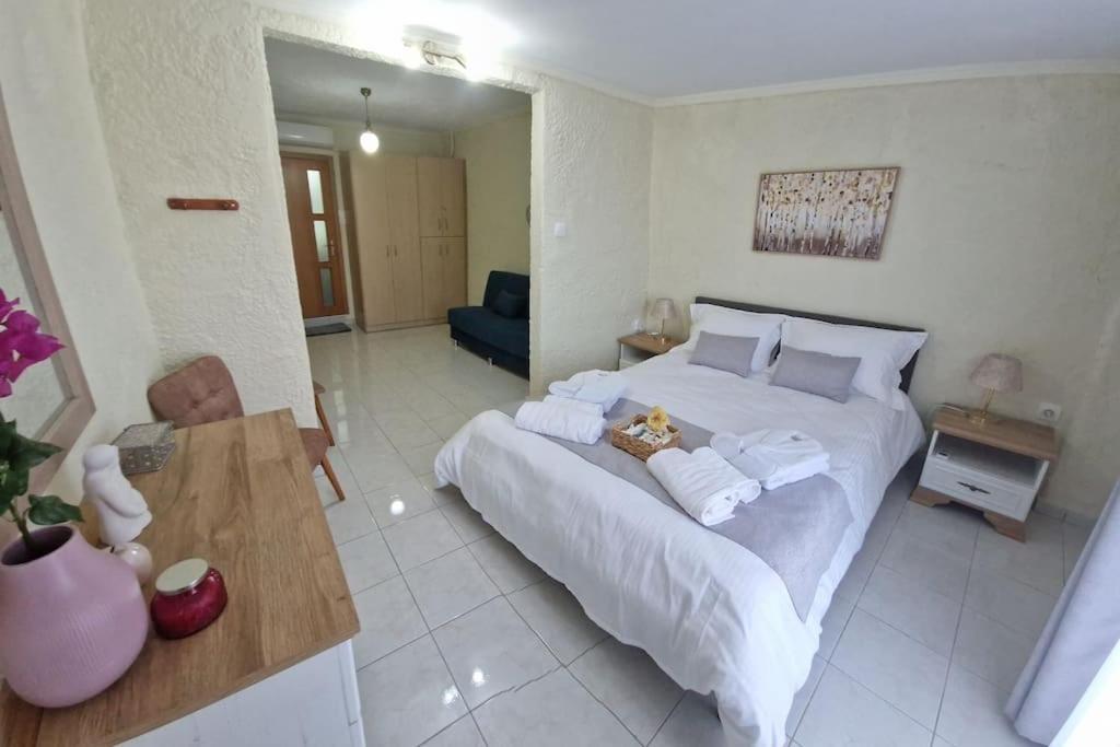 Argo Downtown Apartment Kalymnos Town ภายนอก รูปภาพ